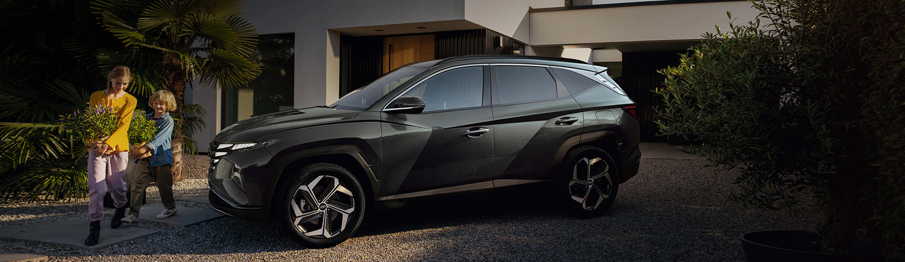 Closer view at the front part of Hyundai car with its logo and grille